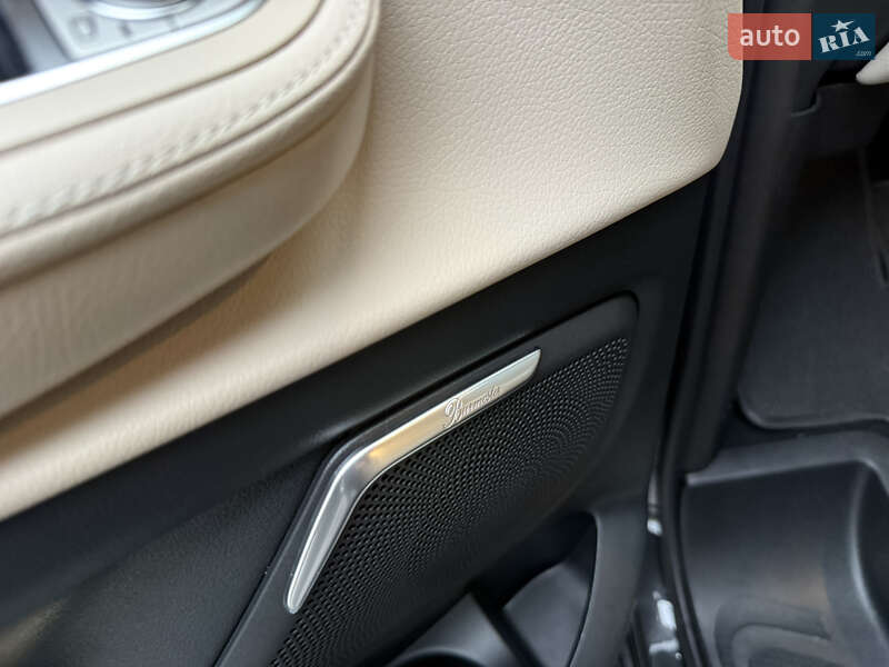 Минивэн Mercedes-Benz V-Class 2025 в Киеве