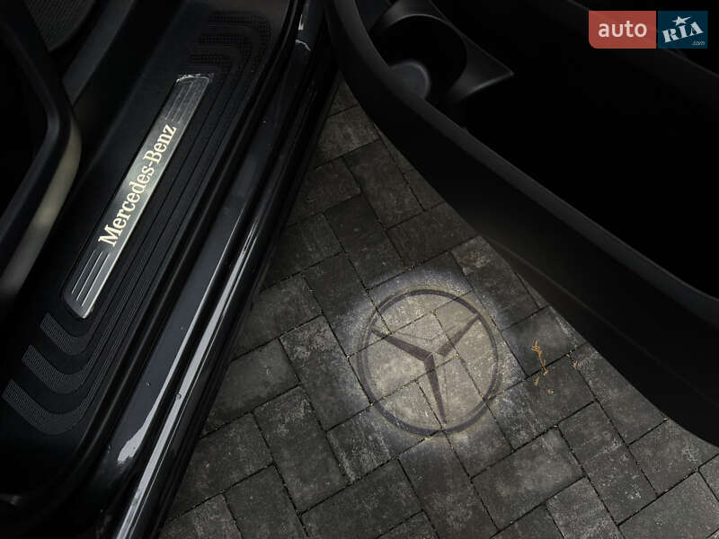 Минивэн Mercedes-Benz V-Class 2025 в Киеве