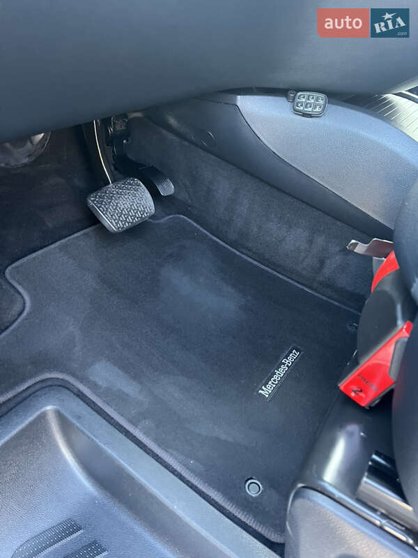 Мінівен Mercedes-Benz V-Class 2016 в Чернівцях фото 36 Мінівен Mercedes-Benz V-Class 2016 в Чернівцях