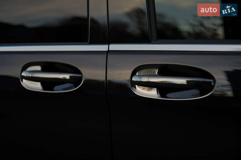 Минивэн Mercedes-Benz V-Class 2021 в Киеве