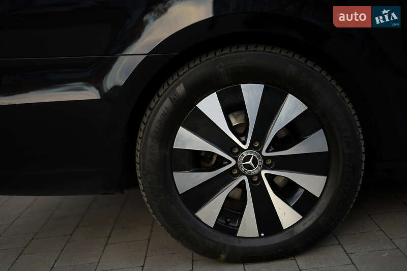 Минивэн Mercedes-Benz V-Class 2021 в Киеве