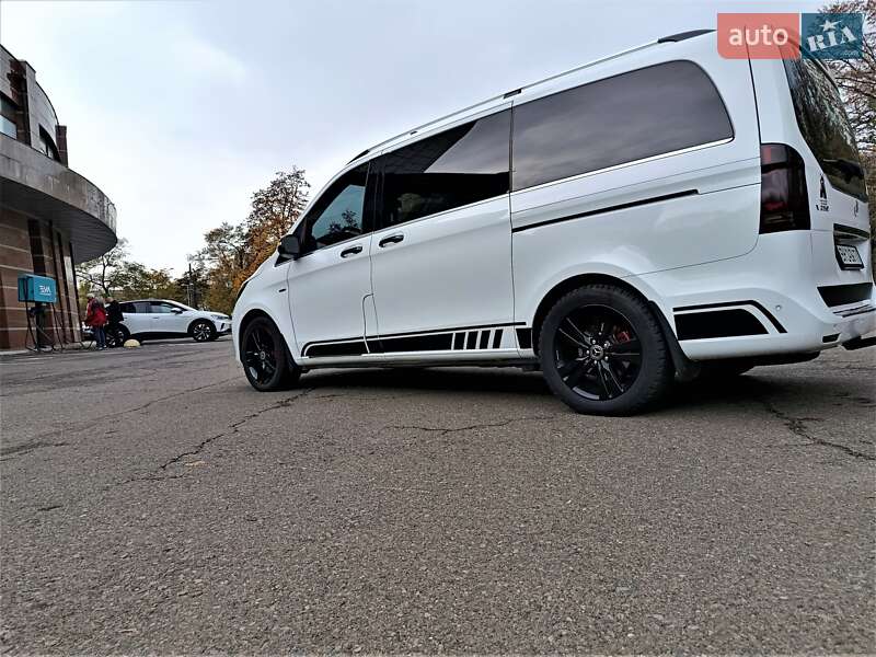 Мінівен Mercedes-Benz V-Class 2015 в Одесі