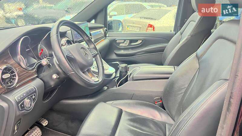 Минивэн Mercedes-Benz V-Class 2023 в Киеве фото 8 Минивэн Mercedes-Benz V-Class 2023 в Киеве