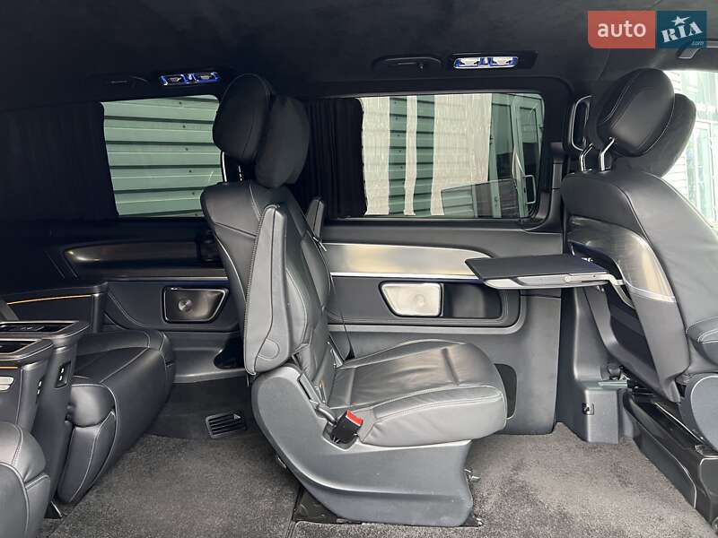 Минивэн Mercedes-Benz V-Class 2024 в Киеве