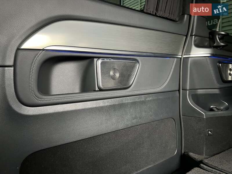 Минивэн Mercedes-Benz V-Class 2024 в Киеве