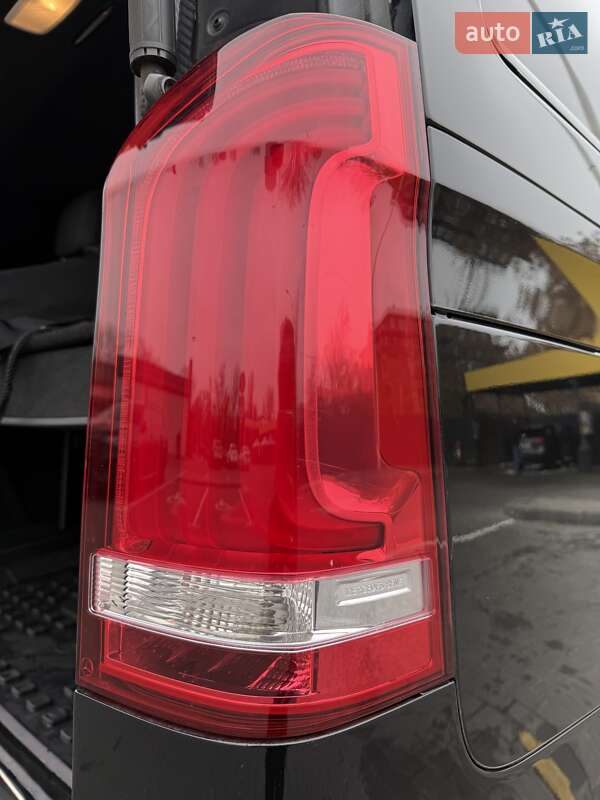 Мінівен Mercedes-Benz V-Class 2017 в Дніпрі фото 12 Мінівен Mercedes-Benz V-Class 2017 в Дніпрі