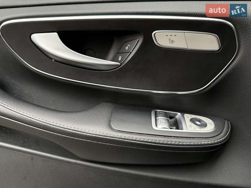 Мінівен Mercedes-Benz V-Class 2017 в Дніпрі фото 16 Мінівен Mercedes-Benz V-Class 2017 в Дніпрі