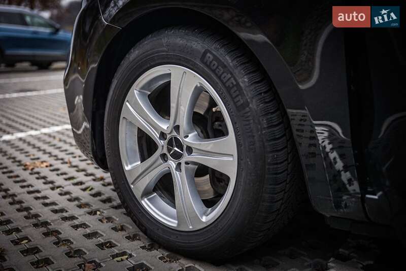 Минивэн Mercedes-Benz V-Class 2015 в Киеве