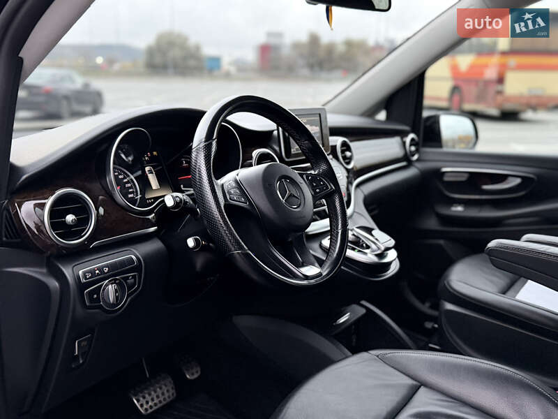 Минивэн Mercedes-Benz V-Class 2018 в Киеве фото 16 Минивэн Mercedes-Benz V-Class 2018 в Киеве