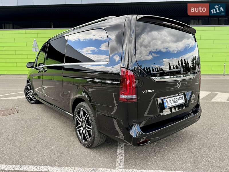 Минивэн Mercedes-Benz V-Class 2023 в Киеве