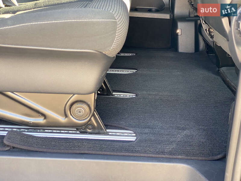 Мінівен Mercedes-Benz V-Class 2023 в Києві
