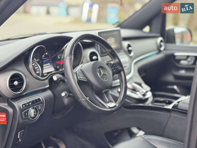 Минивэн Mercedes-Benz V-Class 2016 в Сторожинце