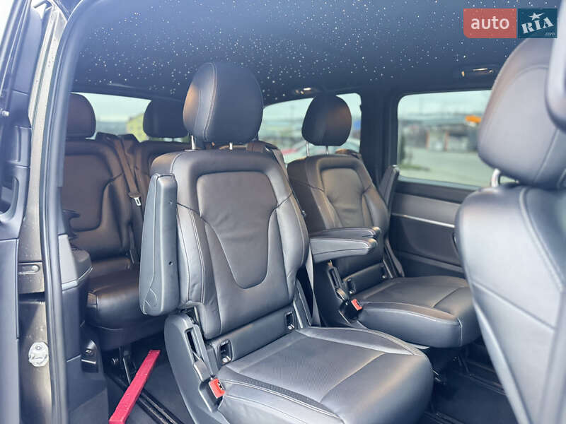 Минивэн Mercedes-Benz V-Class 2016 в Сторожинце