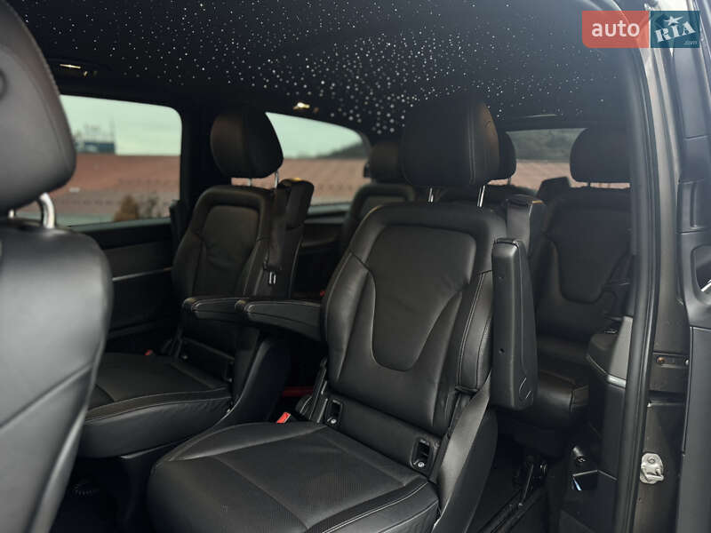 Минивэн Mercedes-Benz V-Class 2016 в Сторожинце