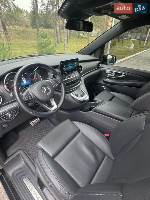 Минивэн Mercedes-Benz V-Class 2022 в Киеве