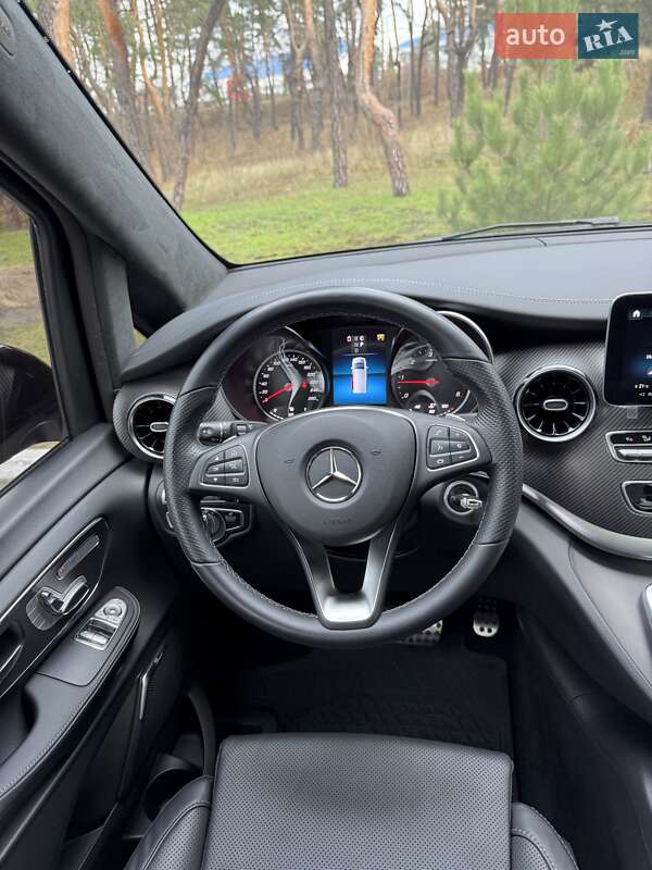 Минивэн Mercedes-Benz V-Class 2022 в Киеве