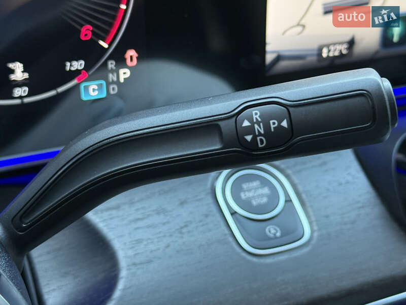 Мінівен Mercedes-Benz V-Class 2025 в Києві