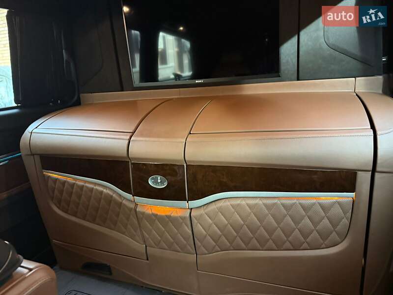 Минивэн Mercedes-Benz V-Class 2015 в Киеве