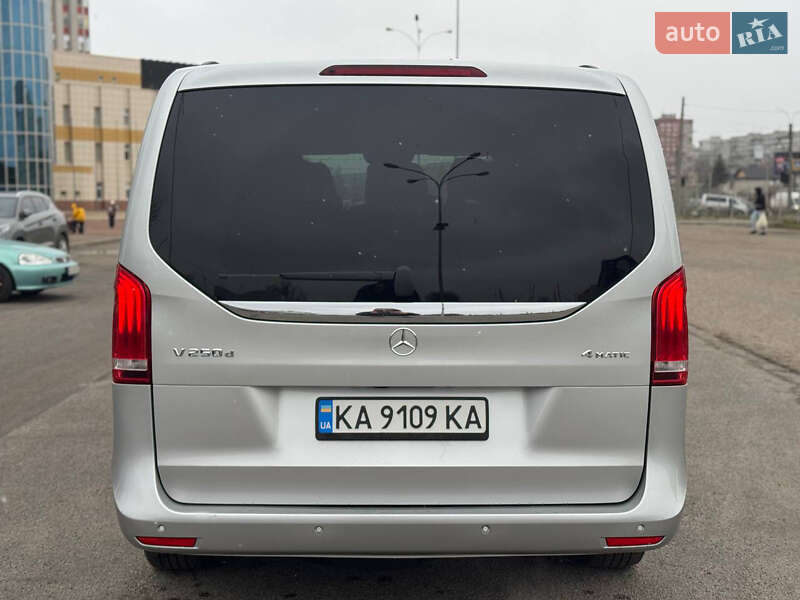 Мінівен Mercedes-Benz V-Class 2016 в Харкові