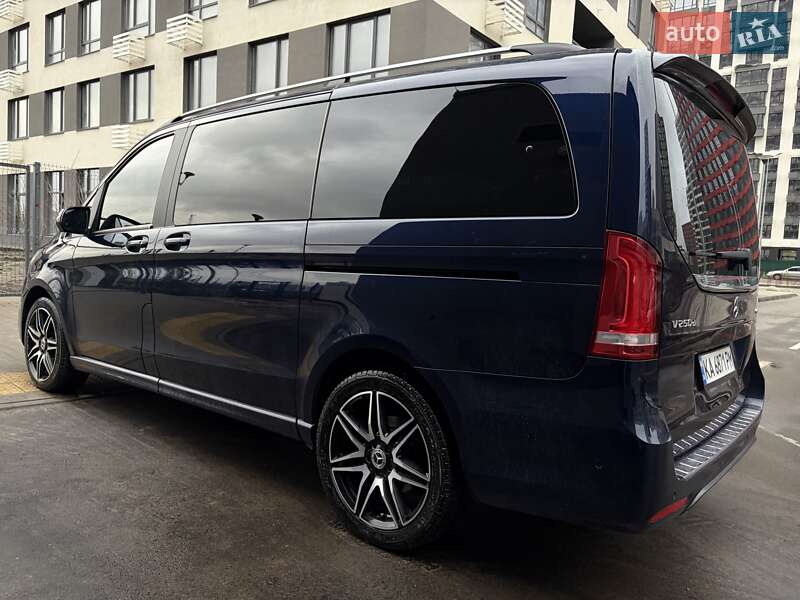 Минивэн Mercedes-Benz V-Class 2018 в Киеве фото 26 Минивэн Mercedes-Benz V-Class 2018 в Киеве