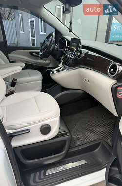 Мінівен Mercedes-Benz V-Class 2016 в Києві