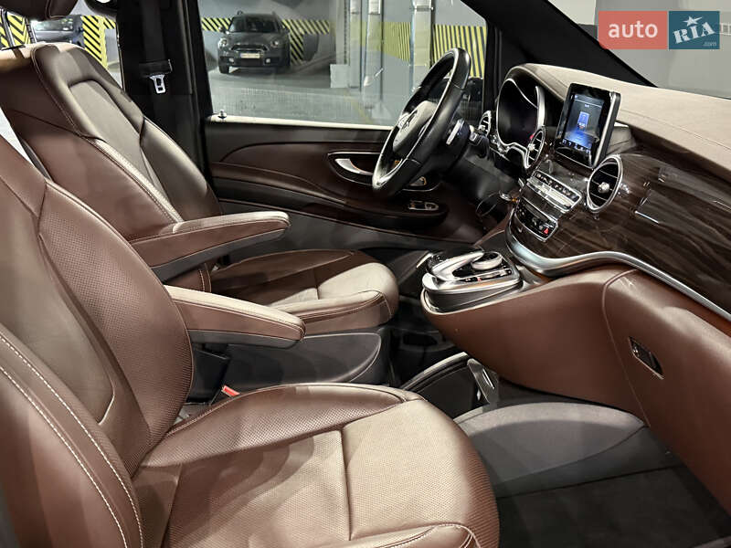 Мінівен Mercedes-Benz V-Class 2017 в Одесі