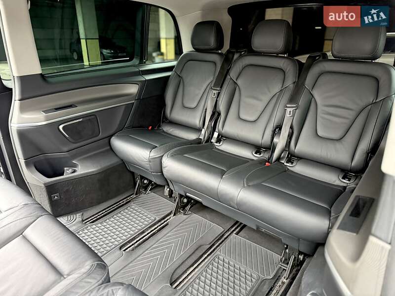 Минивэн Mercedes-Benz V-Class 2016 в Киеве
