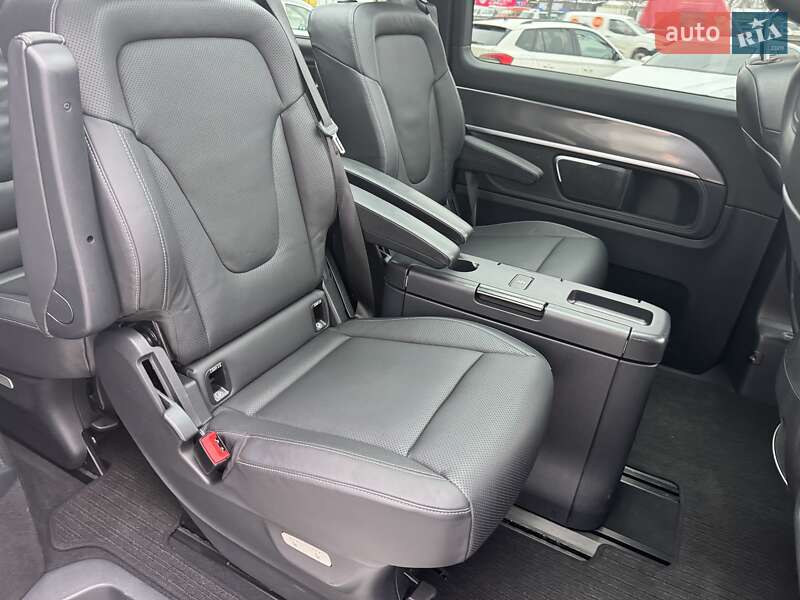 Минивэн Mercedes-Benz V-Class 2021 в Киеве