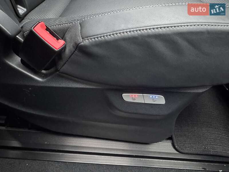 Минивэн Mercedes-Benz V-Class 2021 в Киеве