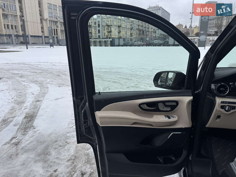 Мінівен Mercedes-Benz V-Class 2022 в Києві