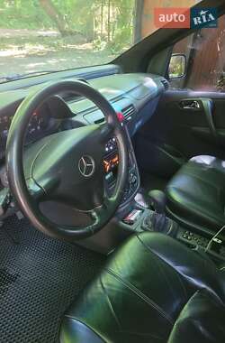 Мінівен Mercedes-Benz Vaneo 2005 в 