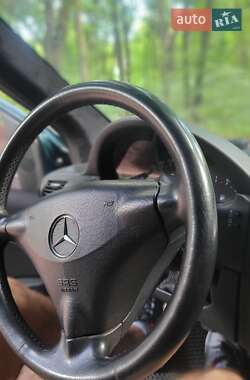 Мінівен Mercedes-Benz Vaneo 2005 в 