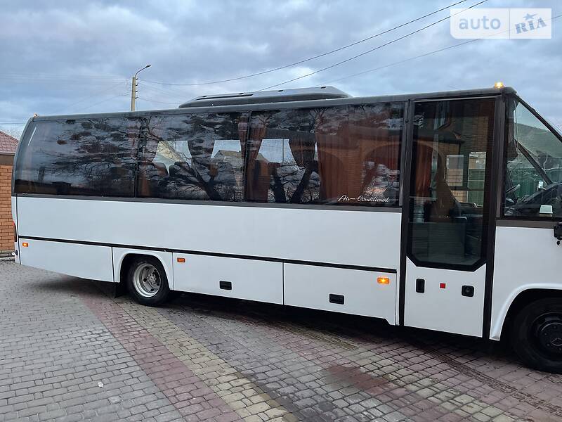 Туристический / Междугородний автобус Mercedes-Benz Vario 2002 в Киеве