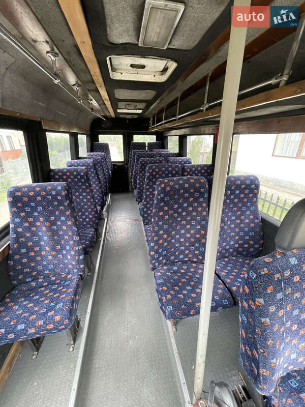 Мікроавтобус Mercedes-Benz Vario 2000 в Косові