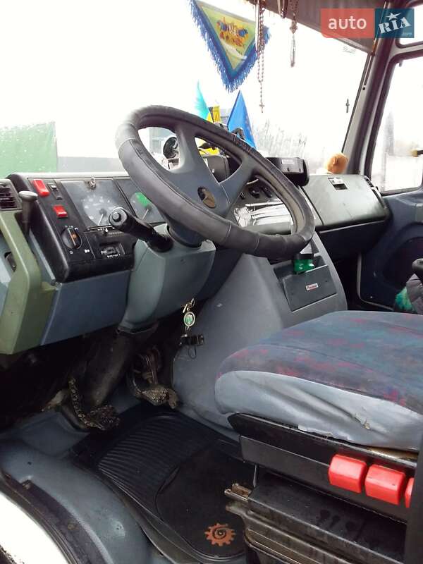 Вантажний фургон Mercedes-Benz Vario 1997 в Тячеві
