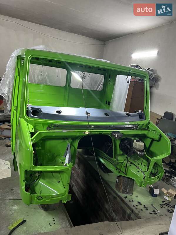 Евакуатор Mercedes-Benz Vario 1997 в Славуті