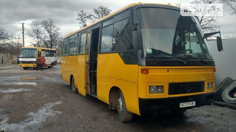 Пригородный автобус Mercedes-Benz Vario 1996 в Ивано-Франковске