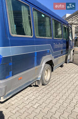 Туристичний / Міжміський автобус Mercedes-Benz Vario 2000 в 