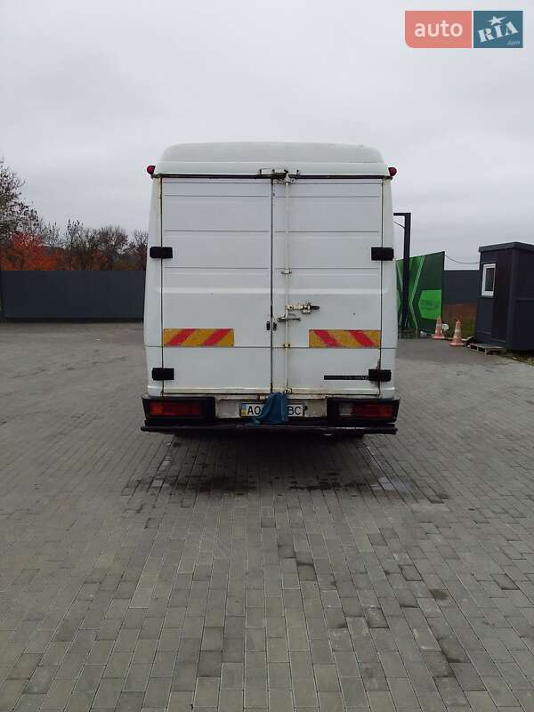 Вантажний фургон Mercedes-Benz Vario 1997 в Тячеві