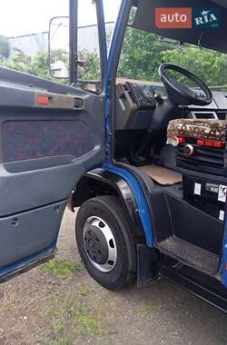Вантажний фургон Mercedes-Benz Vario 2005 в 