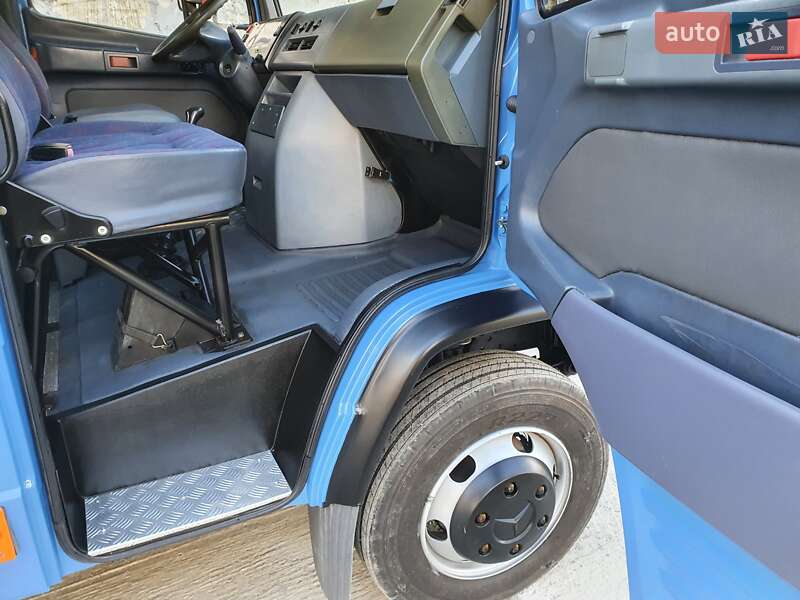 Самосвал Mercedes-Benz Vario 2001 в Калуше