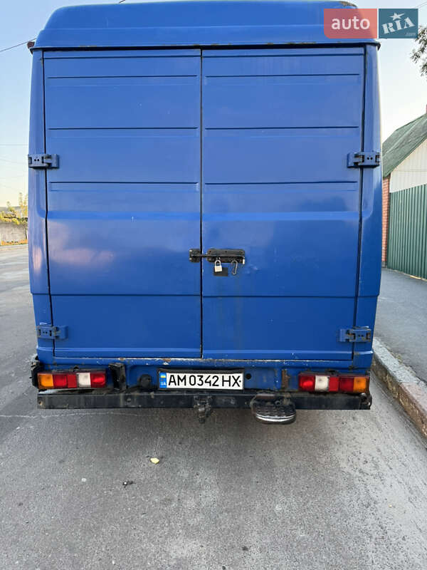 Вантажний фургон Mercedes-Benz Vario 1997 в Житомирі