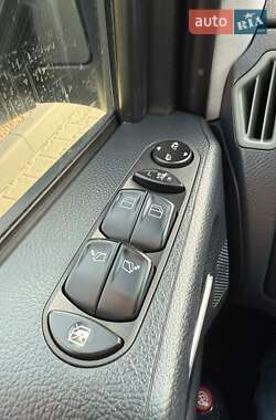 Мінівен Mercedes-Benz Viano 2011 в 