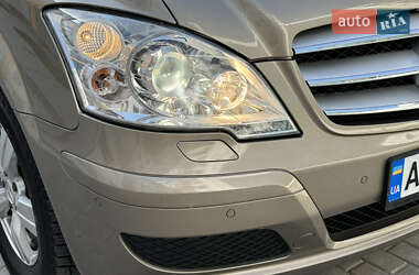 Мінівен Mercedes-Benz Viano 2011 в 