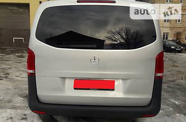 Грузопассажирский фургон Mercedes-Benz Vito 2015 в Черновцах