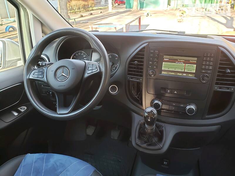 Вантажопасажирський фургон Mercedes-Benz Vito 2016 в Одесі