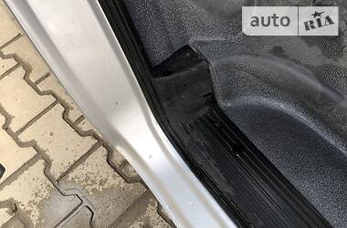 Вантажопасажирський фургон Mercedes-Benz Vito 2005 в 