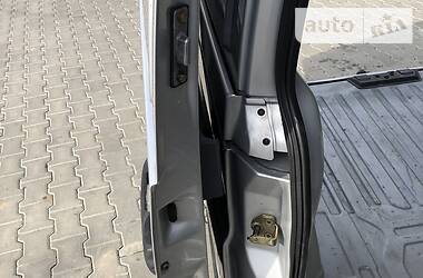 Вантажопасажирський фургон Mercedes-Benz Vito 2005 в 