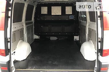 Вантажопасажирський фургон Mercedes-Benz Vito 2011 в 