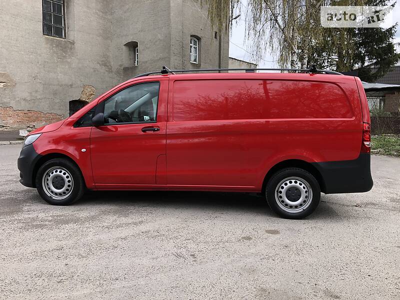 Вантажопасажирський фургон Mercedes-Benz Vito 2015 в Луцьку